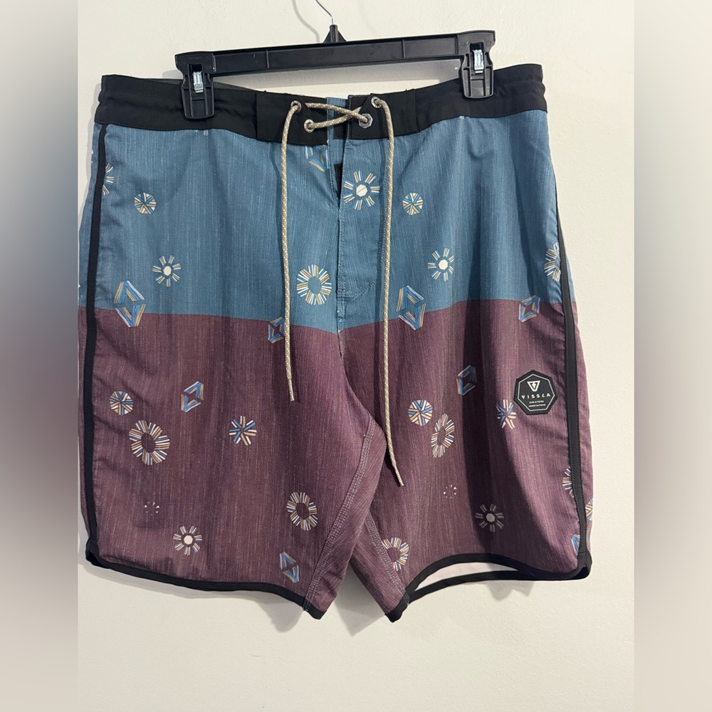 VISSLA  18.5" Board Shorts - Men's Size 34 - Picture 2 of 4